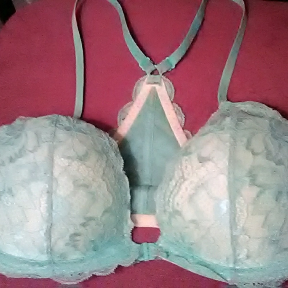 Im selling a pink bra